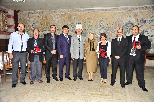 Avrasya'dan başkan Keskin'e 'Üstün Hizmet Nişanı'