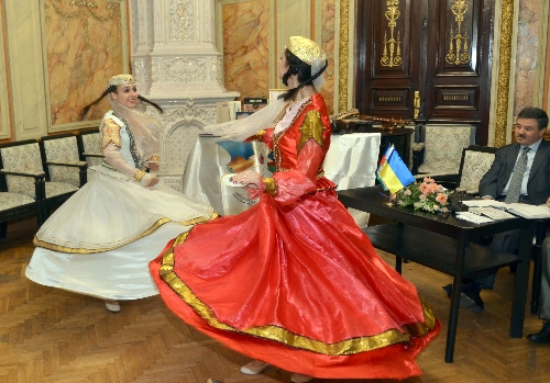 Azeri Şair Sabir, doğumunun 150'nci yılında Kiev'de anıldı.