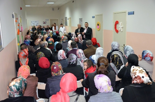 Bağcılar Belediyesi bilgi evinde veli toplantısı düzenlendi