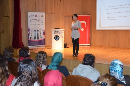 Bağcılar Belediyesi'nden evlilik semineri