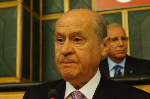 Bahçeli: 18 yaşında seçilme teklifi, gündem saptırma