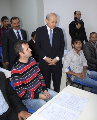 Bahçeli, Etimesgut'ta kent konseyi binasının açılışını yaptı