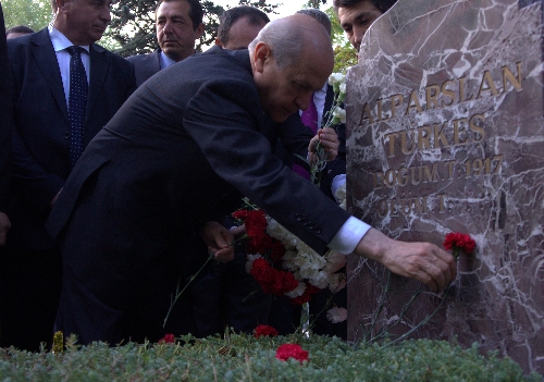 Bahçeli: Yargı süreci uzun tutuluyor