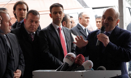 Bakan Bayraktar, kentsel dönüşüm çalışmalarını denetledi