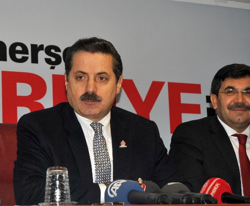 Bakan Çelik: Muhalefet belediyeleri bizimle diyalogda zorlanıyor