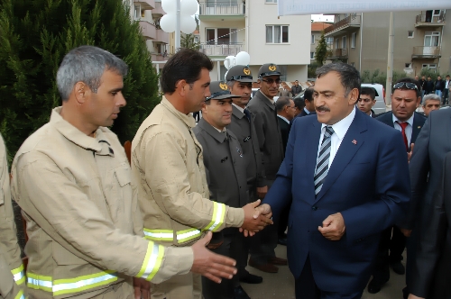 Bakan Eroğlu: Muğla Büyükşehir'i almak için hizmetkarınızım