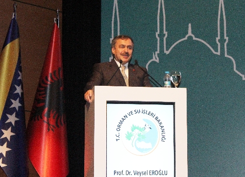 Bakan Eroğlu: Orman yangınlarına 15 dakikada müdahale edeceğiz