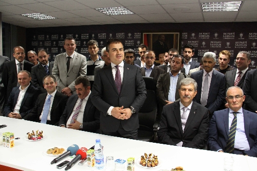 Bakan Kılıç, partililerle bayramlaştı
