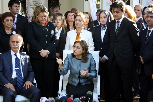 Bakan Şahin: Kişi, 'devlete ihtiyacım kalmadı' diyene kadar takip edilecek