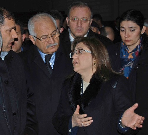 Bakan Şahin, yaralıları ve taziye evlerini ziyaret etti