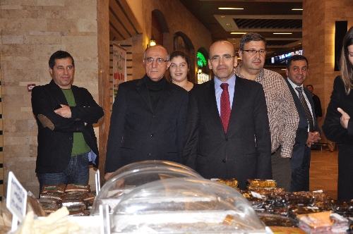 Bakan Şimşek'ten Arınç yorumu