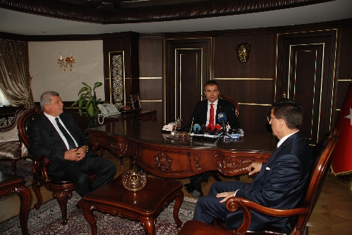 Bakan Suat Kılıç: Hiçbir işimiz para yokluğundan dolayı bekliyor değil