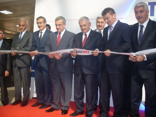 Bakan Yıldırım: Kendi uçağımızı 10 sene sonra dünya semalarında uçuracağız