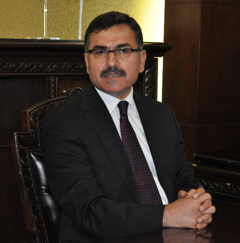 Balıkesir Valisi Turhan, Suriyeli sığınmacılara yardım çağrısında bulundu