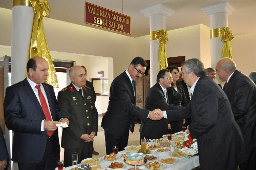 Balıkesir'de acemi kasaplar hastanelere koştu