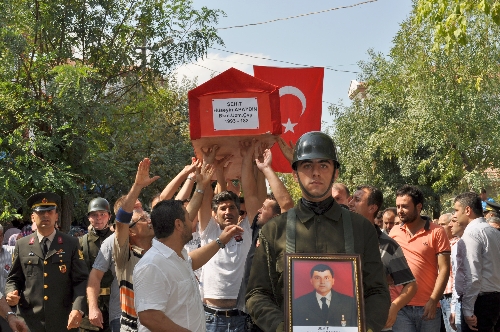 Balıkesirli şehit uzman çavuş son yolculuğuna uğurlandı