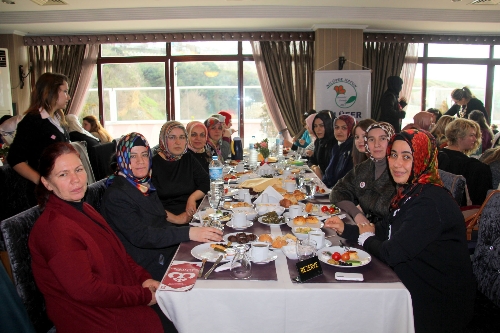 Bandırma NİHADER'den Gönül Elçileri projesine destek