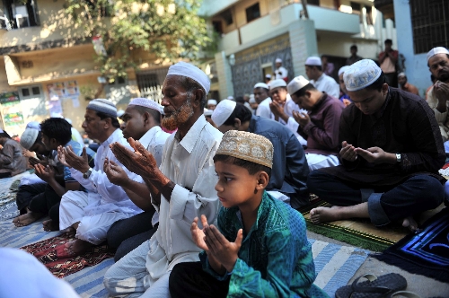 Bangladeş'te bayram sevinci bugün yaşandı