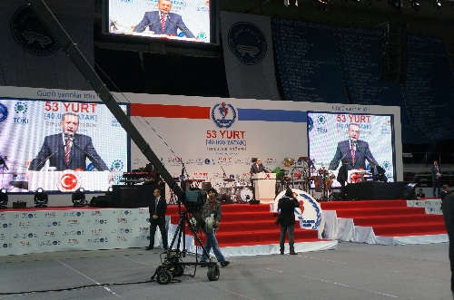 Başbakan Erdoğan'dan gençlere '3 çocuk' tavsiyesi