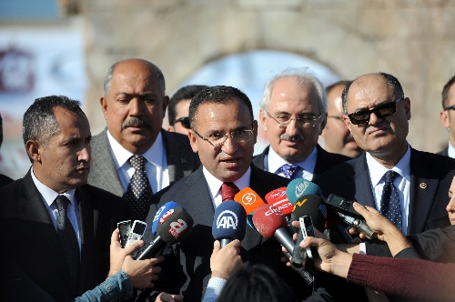 Başbakan Yardımcısı Bozdağ: Devletin zirvesinde çift başlılık krizi yok