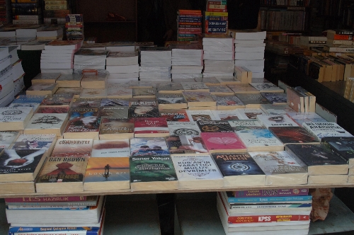 Başkent'te korsan kitap operasyonu