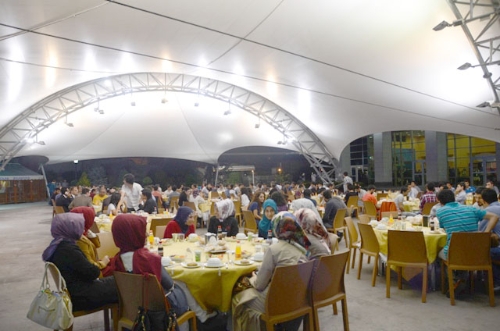 Batmanlı vekil, bir maaşını üniversite öğrencilerine bağışladı