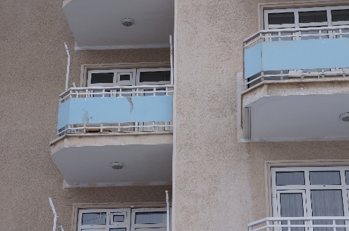 Bayburt Üniversitesi Rektörü Budak balkondan düşerek ağır yaralandı (2)