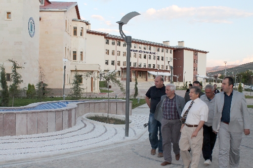 Bayburt Üniversitesi'nin kurucu rektörü vedalaştı
