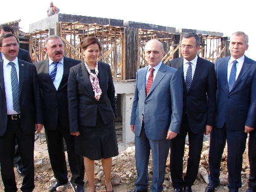 Bayraktar: TOKİ binalarında Selçuklu ve Osmanlı mimarilerine ağırlık verilecek