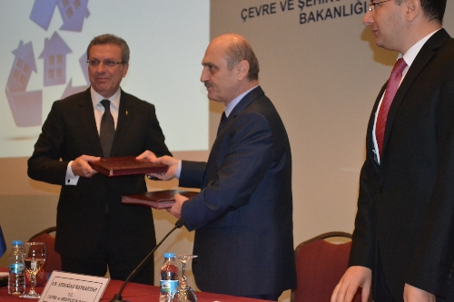 Bayraktar'dan 'Kentsel Dönüşüm'de rant iddialarına tepki