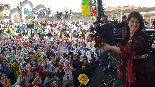 BDP Grup Başkan Vekili Pervin Buldan: 21. yüzyıl barış yılı olacak