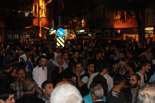 BDP'lilerin Bursa'daki yürüyüşünde çıkan olaylar kontrol altına alındı