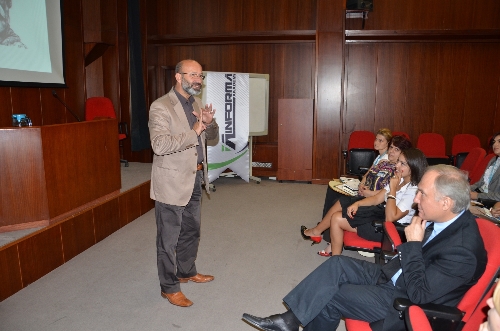 Beden dili, iletişimde ilk sırada geliyor