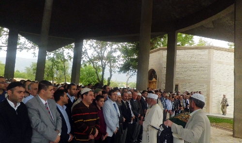 Bediüzzaman'ın talebelerinden Ergünal, son yolculuğuna dualarla uğurlandı