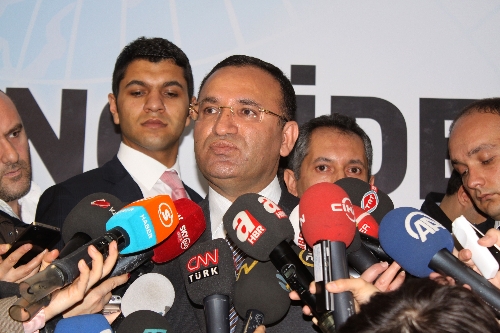 Bekir Bozdağ: Yurt dışındaki Türklerin 'eşit katılım sorunu' var