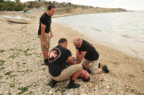 Belediye personelinden oluşan su altı timi denizde tatbikat yaptı