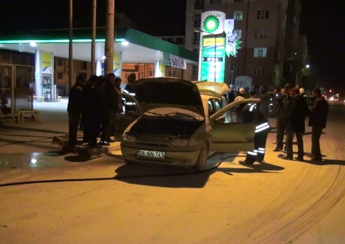 Benzin istasyonunda araç patladı: 2 yaralı