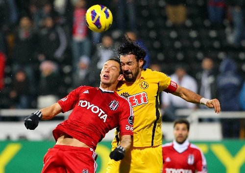 Beşiktaş: 1 - Eskişehirspor: 0 (İlk yarı)
