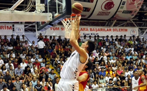 Beşiktaş'ı 86 - 77 yenen Galatasaray Medical Park, Rixos Cup'ta 3. oldu