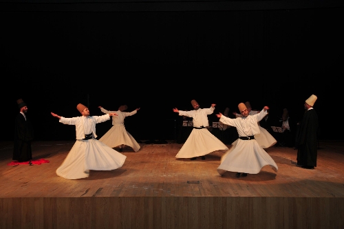 Beylikdüzü Belediyesi'nden Mevlana'yı anma programı