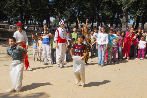 Binlerce yetim piknikte buluştu