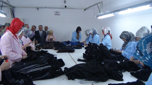 Bitlis'in ilk tekstil atölyesi Tatvan'da açıldı