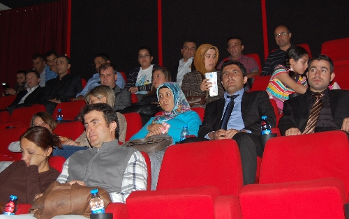 Bitlis'in tek sinema salonu perdelerini açtı