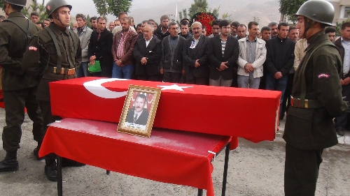 Bitlisli şehit korucular ebediyete uğurlandı