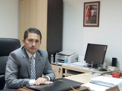 Bitlis'te 'fedakar doktor', 3 buçuk yılda 2 bin 500 ameliyat yaptı