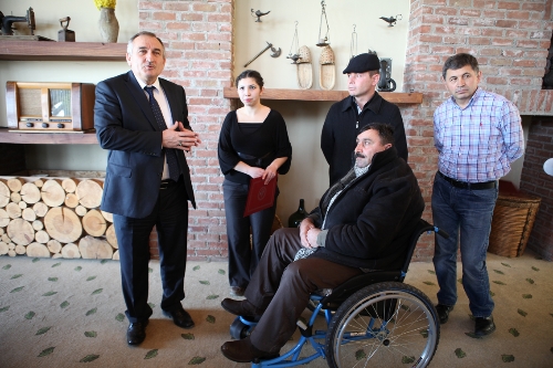 Bolu Belediyesi'nin desteklediği mavi kapak projesiyle birçok engelli güldü