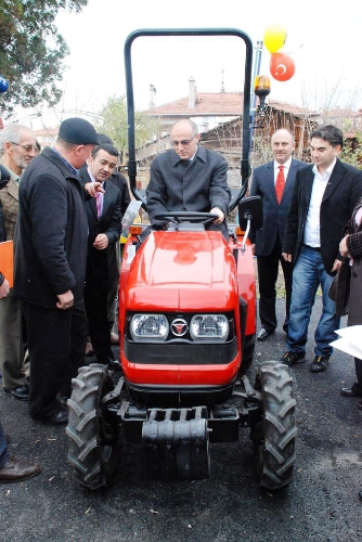 Bolulu çiftçilere, makine ve ekipmanları dağıtıldı