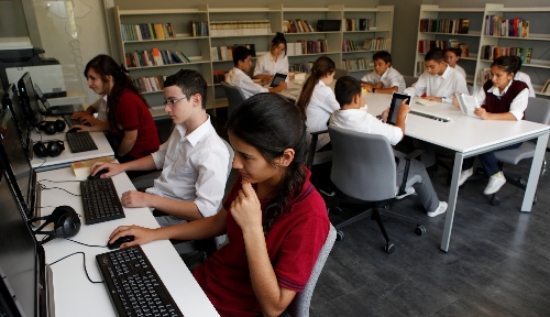 Borusan'dan Umurbey Anadolu Sağlık Meslek Lisesi'ne kütüphane
