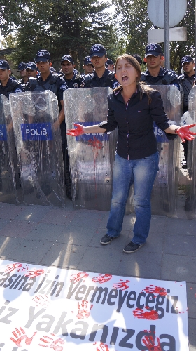 Boyalı protestoya polisten 'streçli' önlem