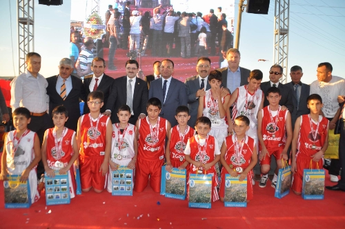 Bozdağ, Sorgun'da çeşitli açılış törenine katıldı